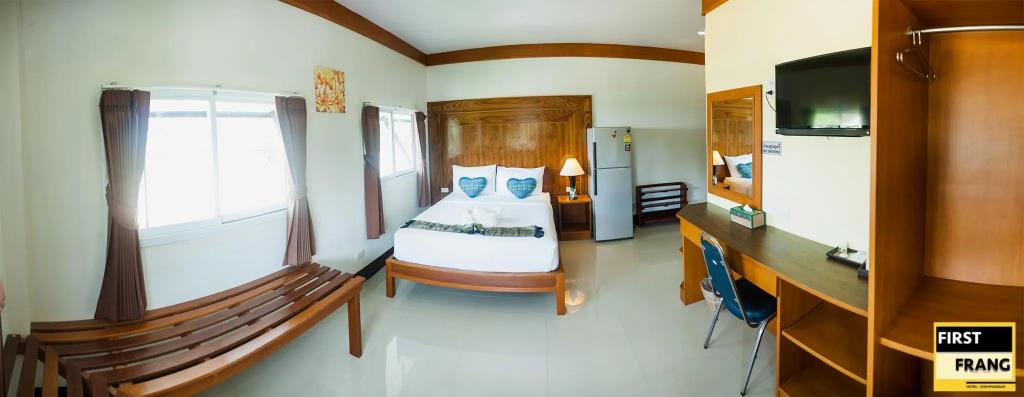 First & Frang Hotel 2*