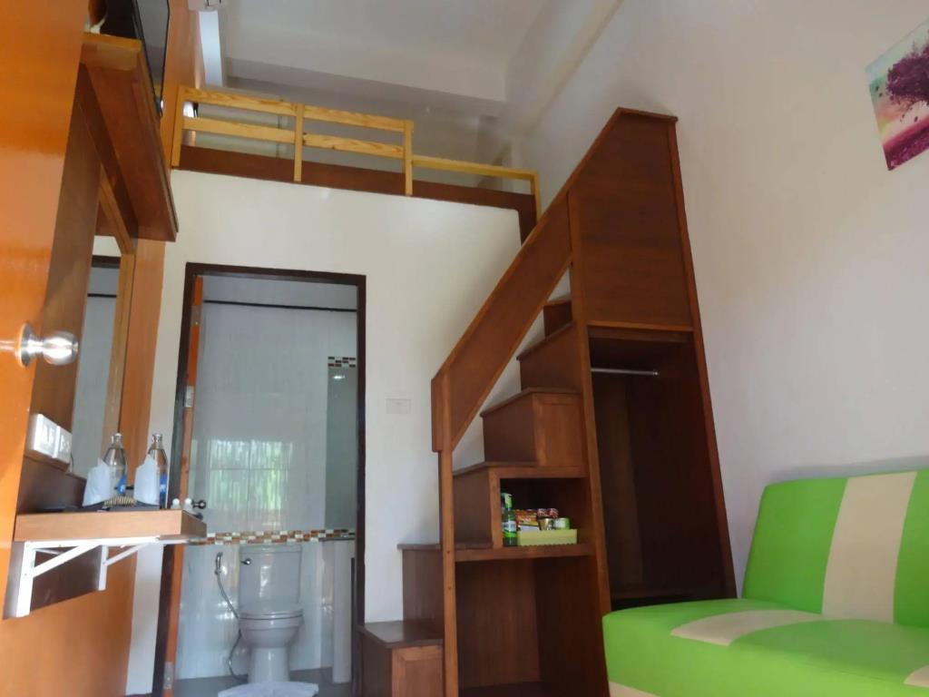 First & Frang Hotel 2*