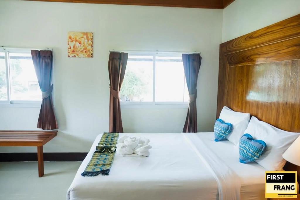 First & Frang Hotel 2*