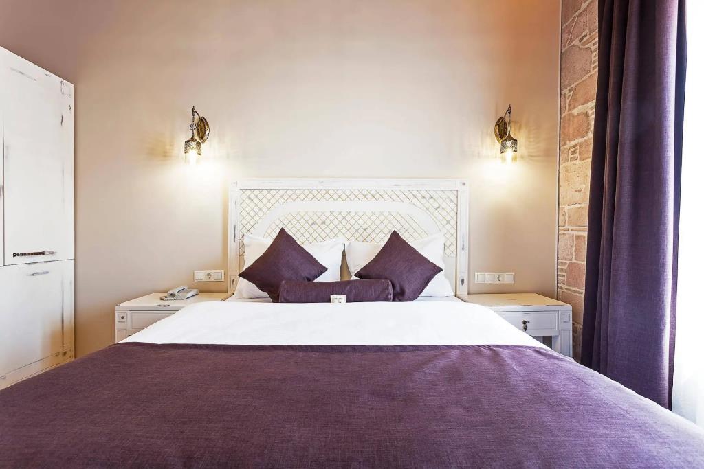 Orchis Hotel 0*