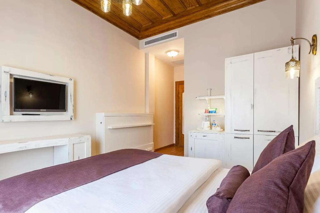 Orchis Hotel 0*