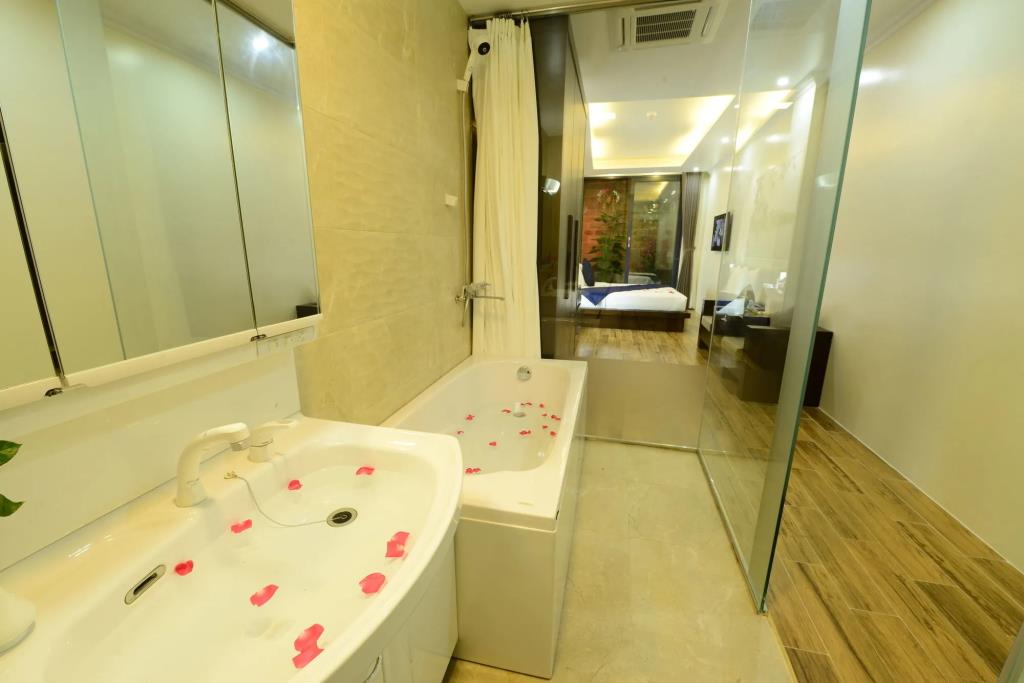 Hanoi Bella Rosa Hotel & Travel 4*