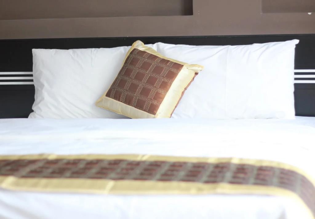 Emirates Hotel 2*