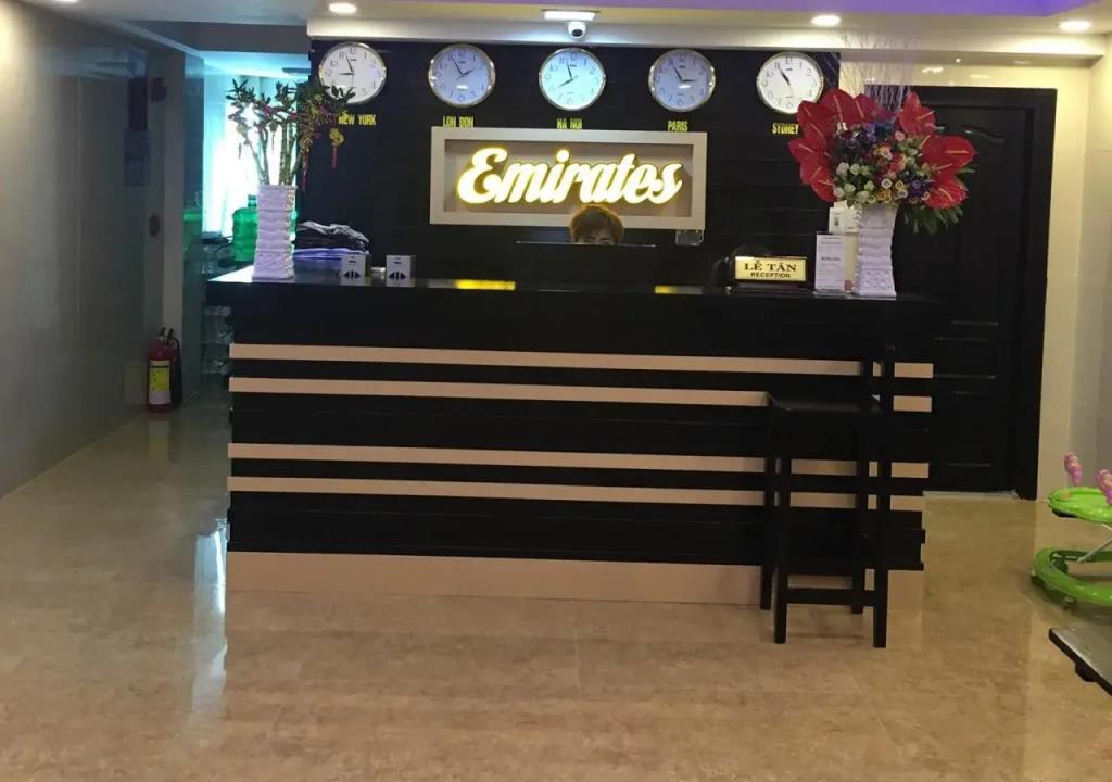 Emirates Hotel 2*