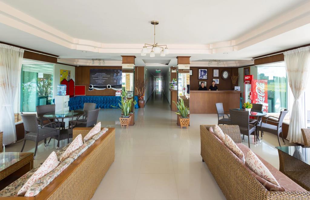 Khunyuw Hotel 3*