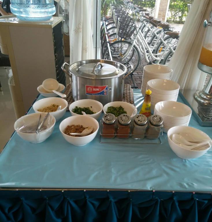 Khunyuw Hotel 3*