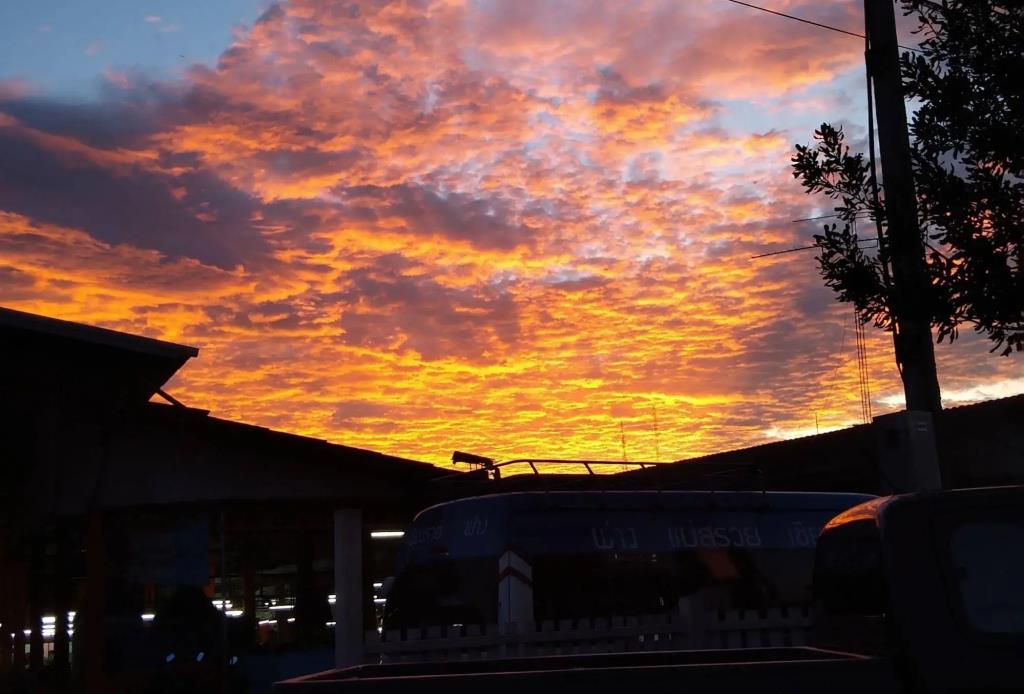 Khunyuw Hotel 3*