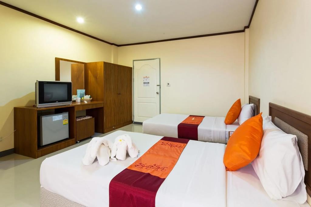 Khunyuw Hotel 3*