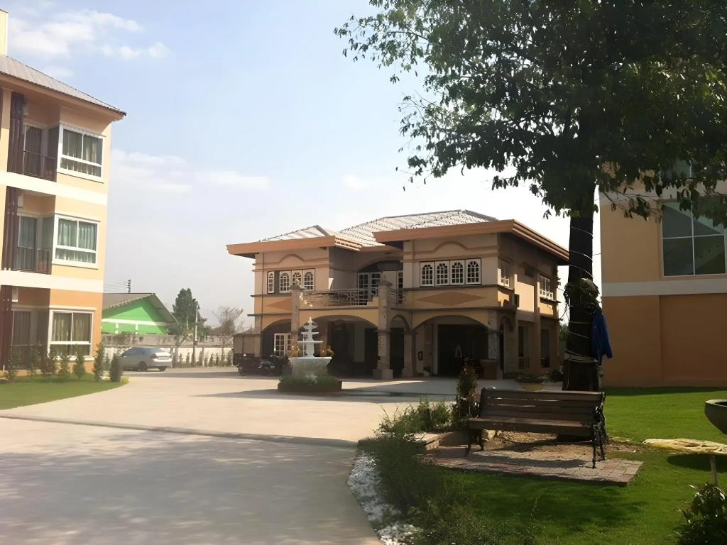 U-Dee Hotel 2*