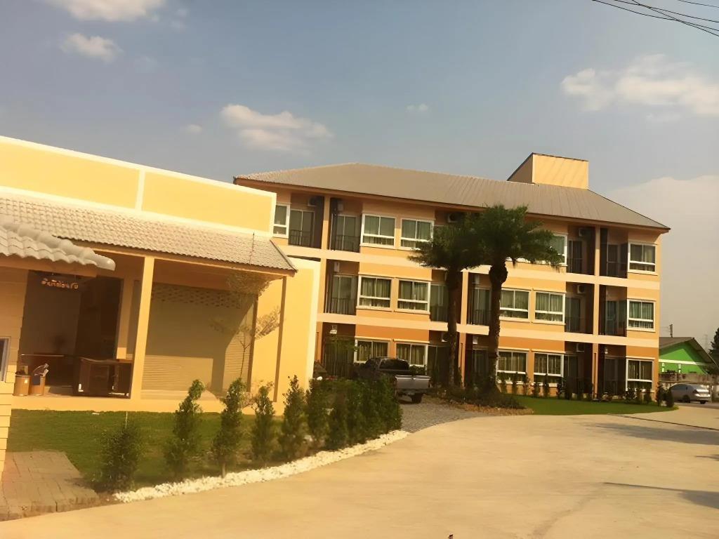 U-Dee Hotel 2*