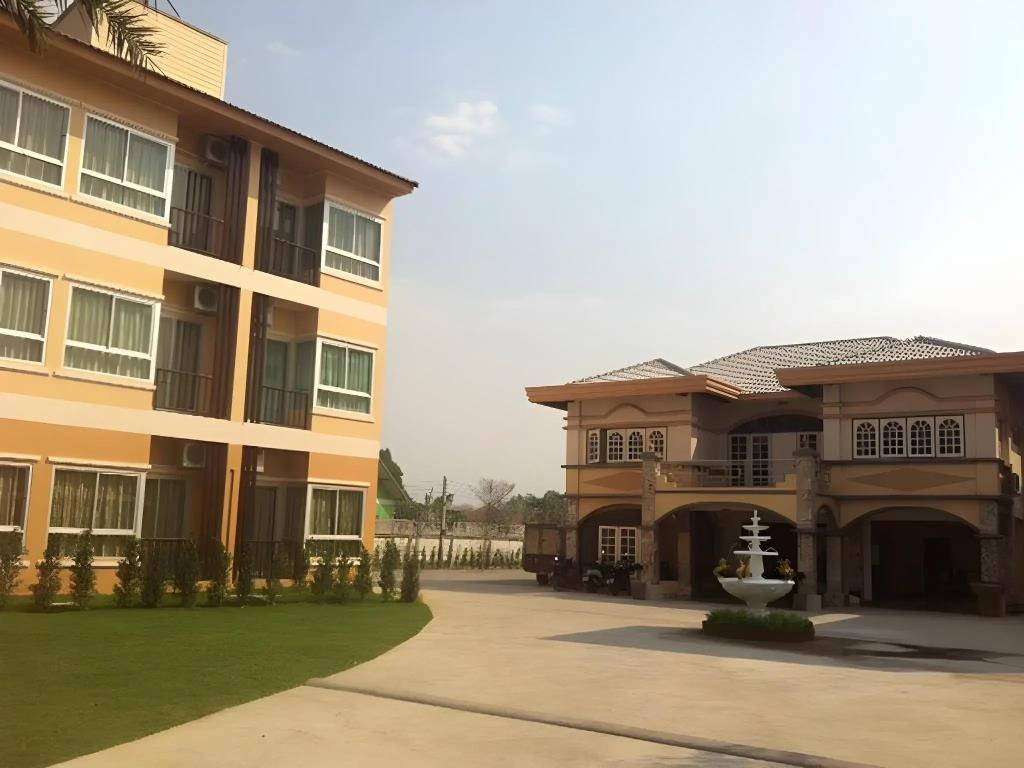 U-Dee Hotel 2*