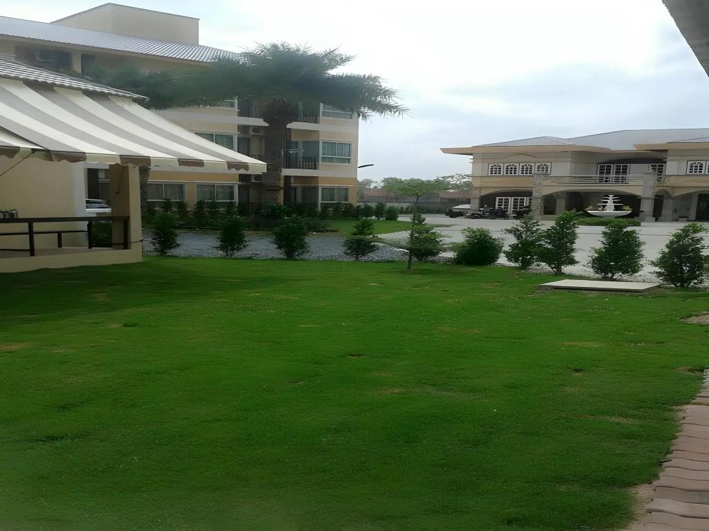 U-Dee Hotel 2*