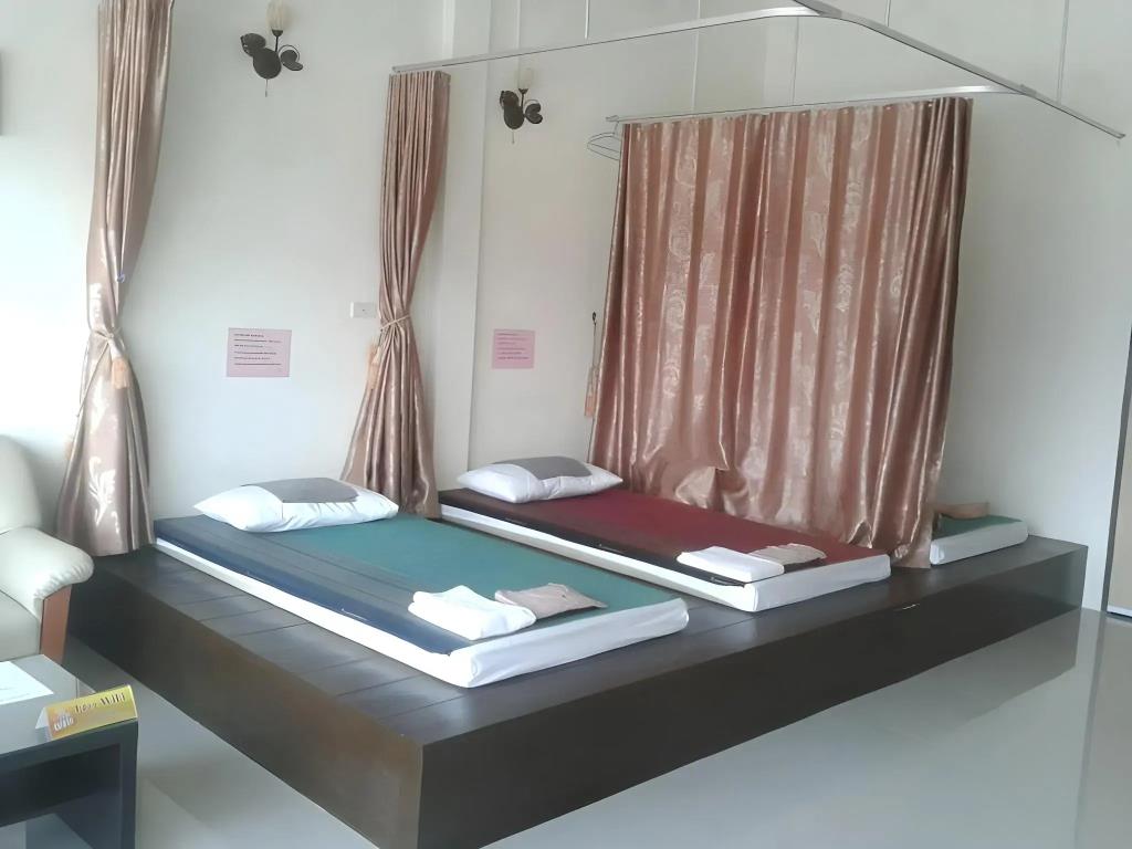 U-Dee Hotel 2*