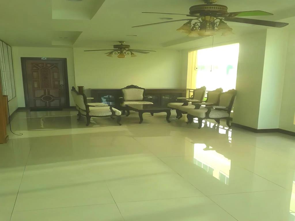 U-Dee Hotel 2*