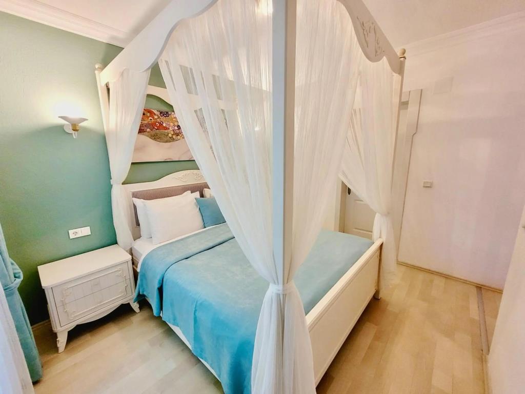 Berg Villa 0*