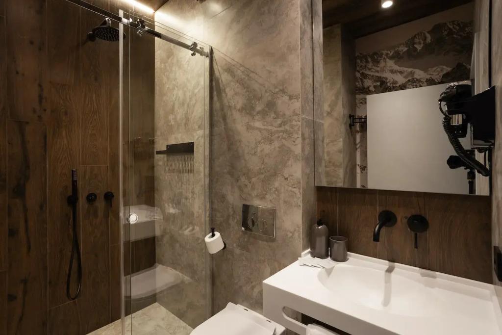 Elpida Hotel 0*