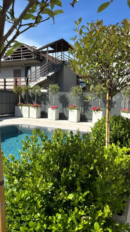 Elpida Hotel 0*
