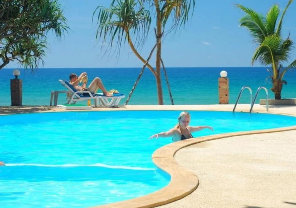 Lanta Nice Beach Resort 3*