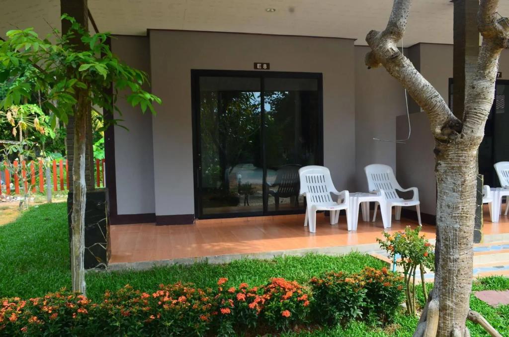 Lanta Nice Beach Resort 3*