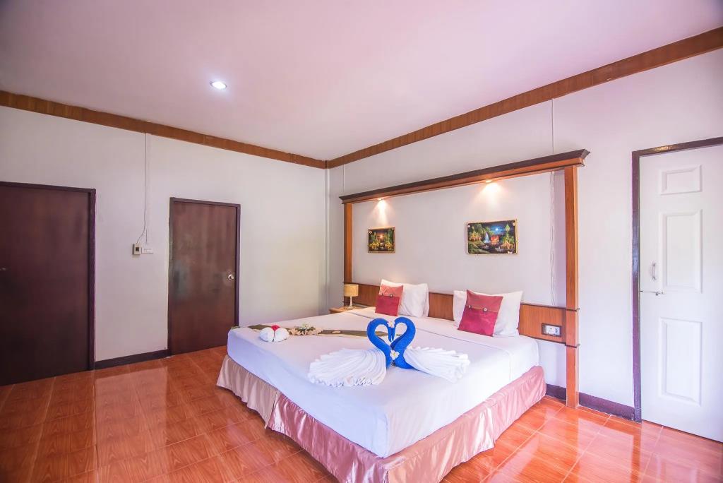 Lanta Nice Beach Resort 3*