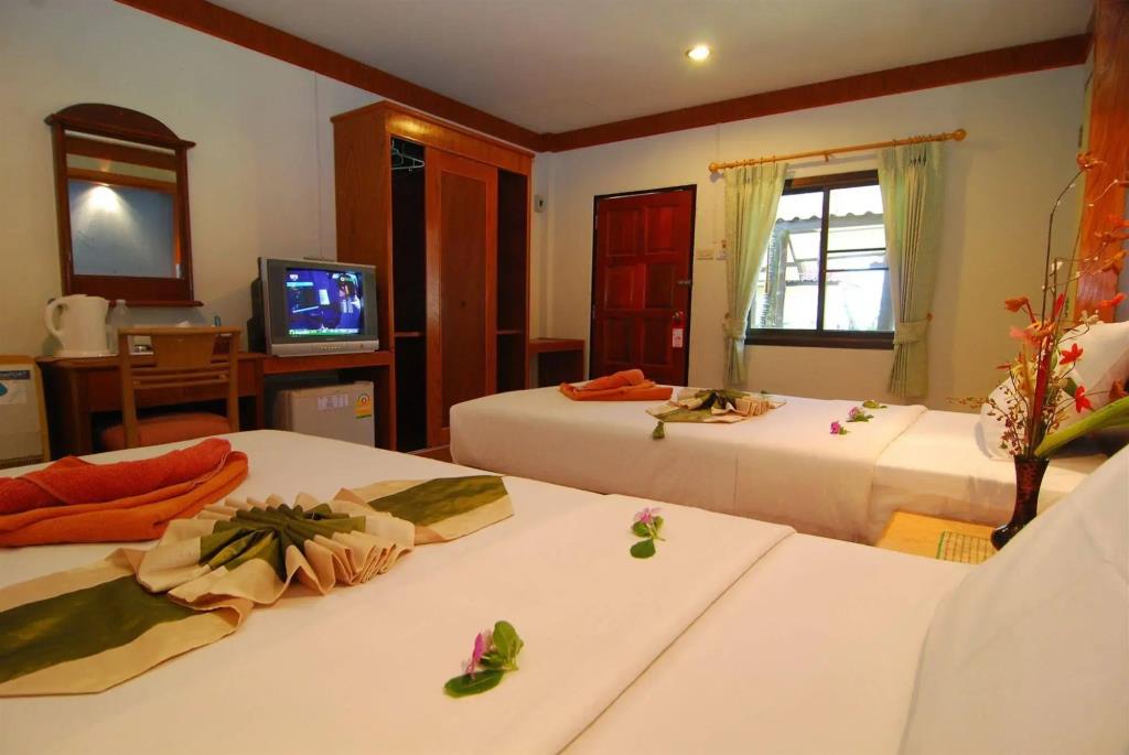 Lanta Nice Beach Resort 3*