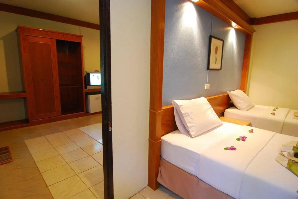 Lanta Nice Beach Resort 3*