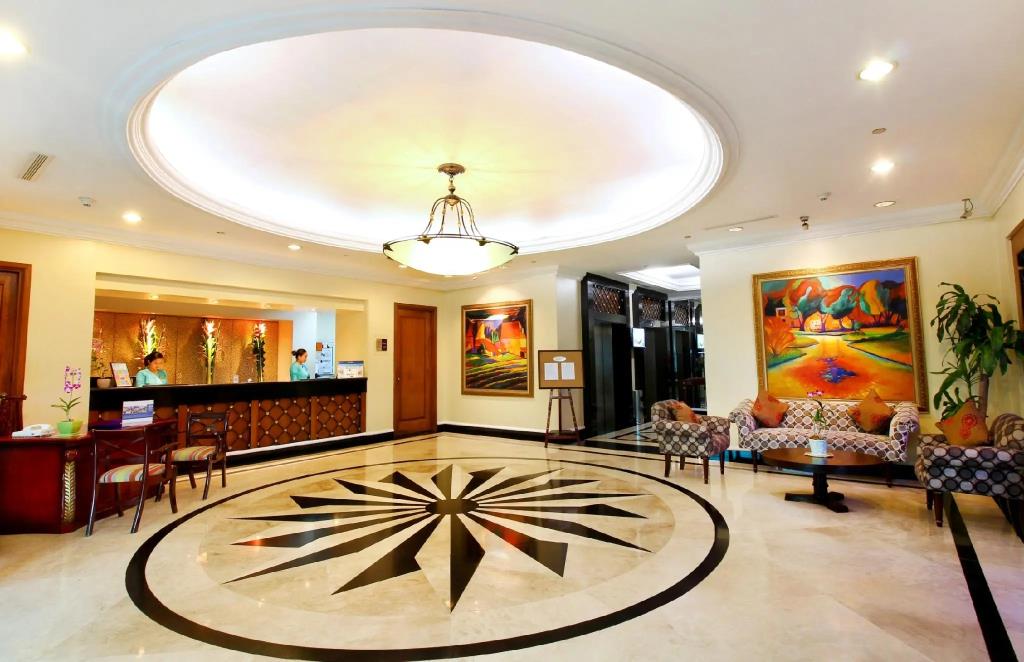 Oxford Suites Makati 3*