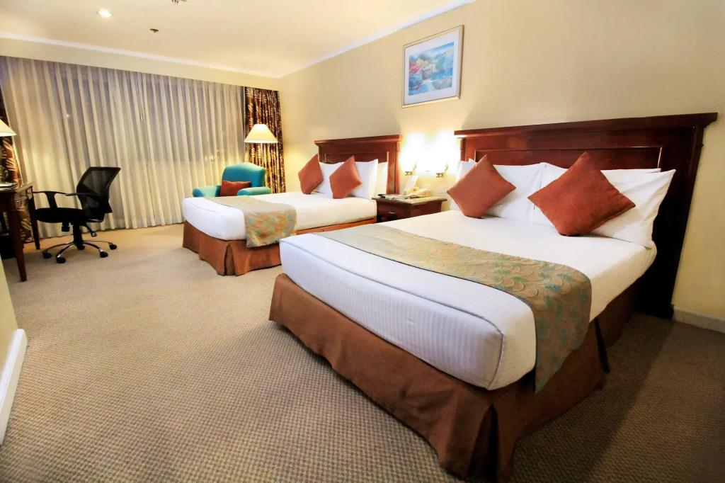 Oxford Suites Makati 3*