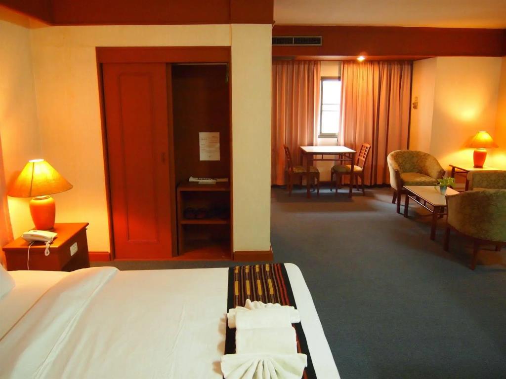 Tapae Place Hotel Chiangmai 3*