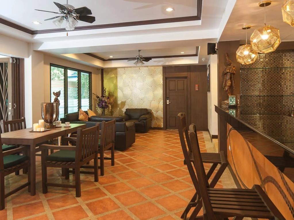 Ratana Hill Patong 3*