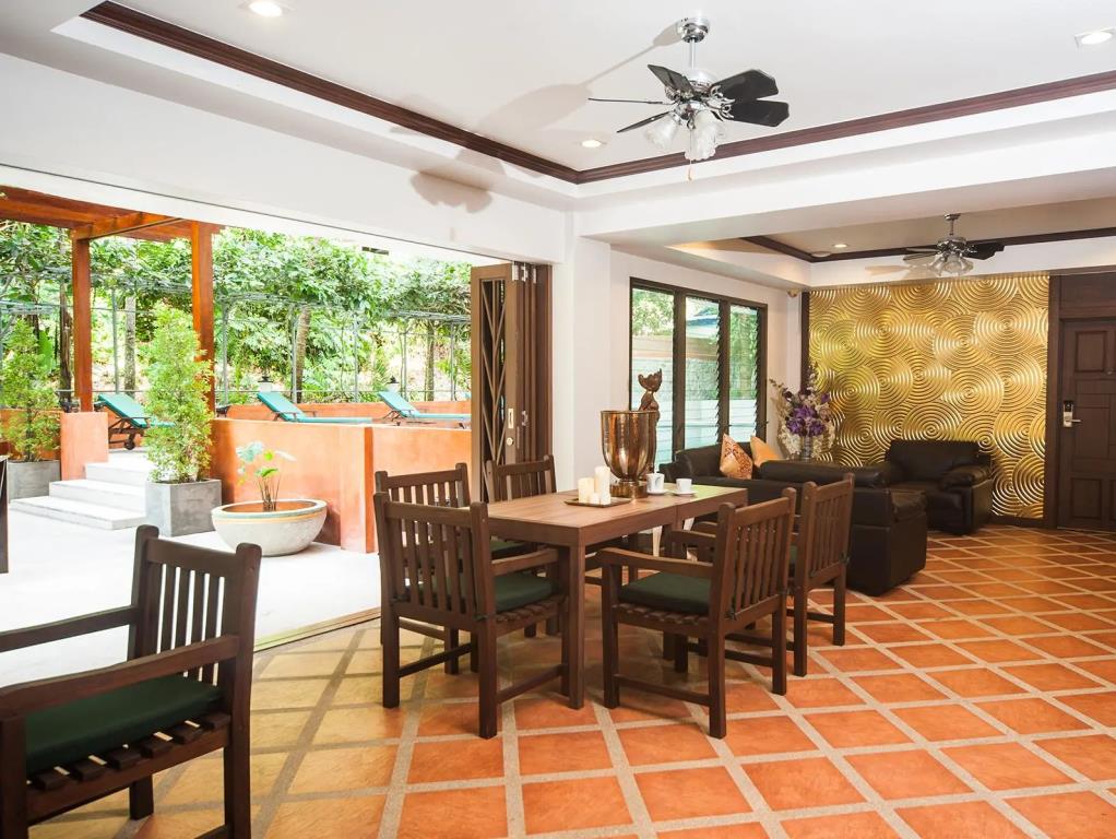 Ratana Hill Patong 3*