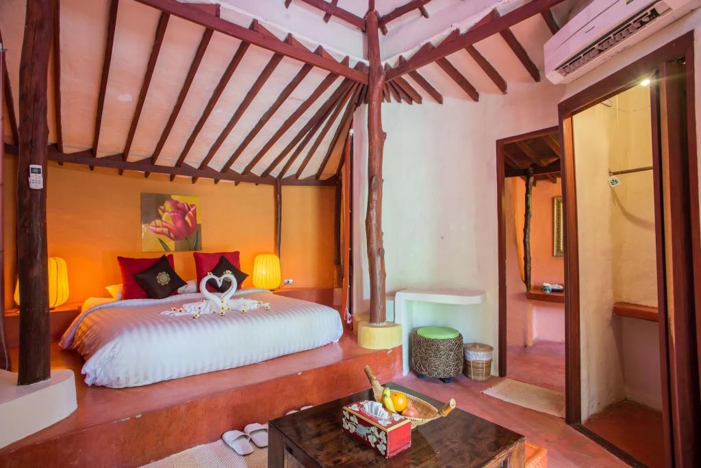 B52 Beach Resort 3*