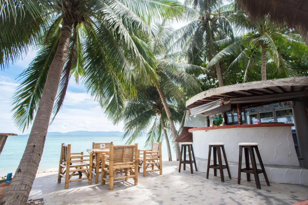 B52 Beach Resort 3*