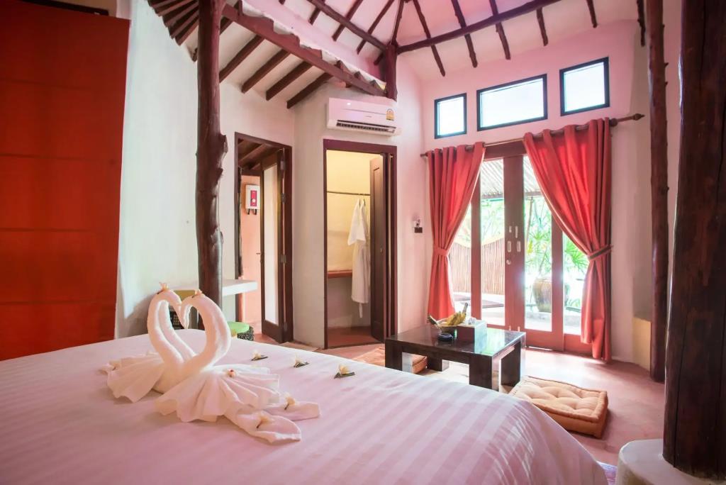 B52 Beach Resort 3*
