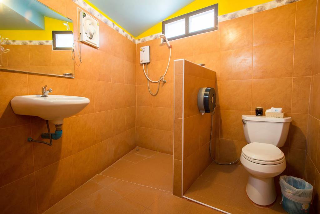 B52 Beach Resort 3*