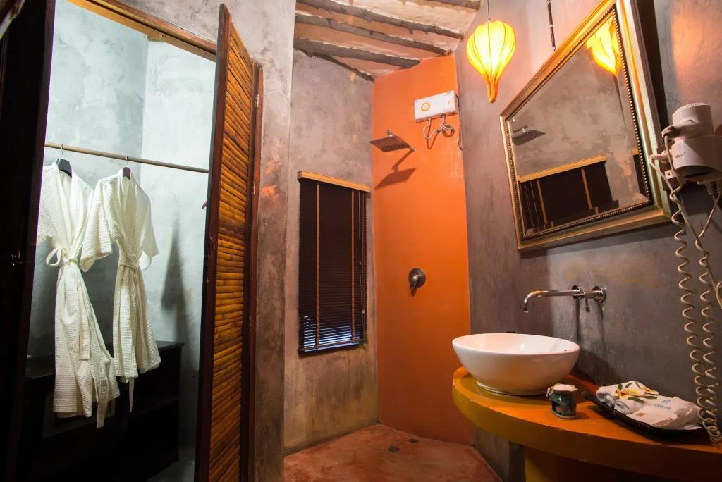 B52 Beach Resort 3*