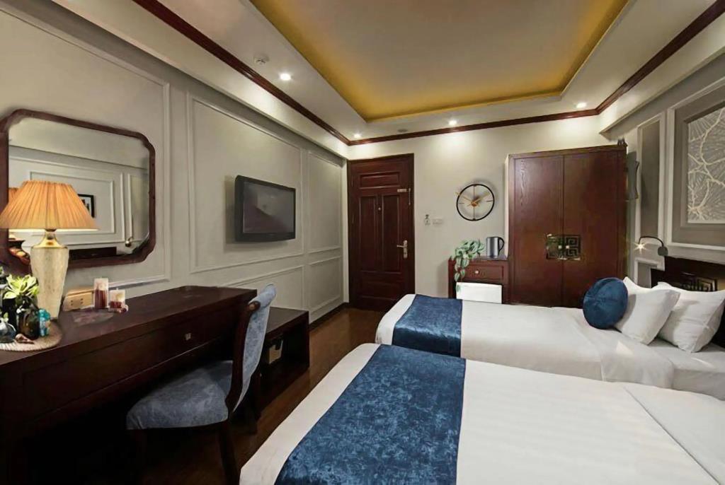 Golden Lotus Legend Hotel 4*