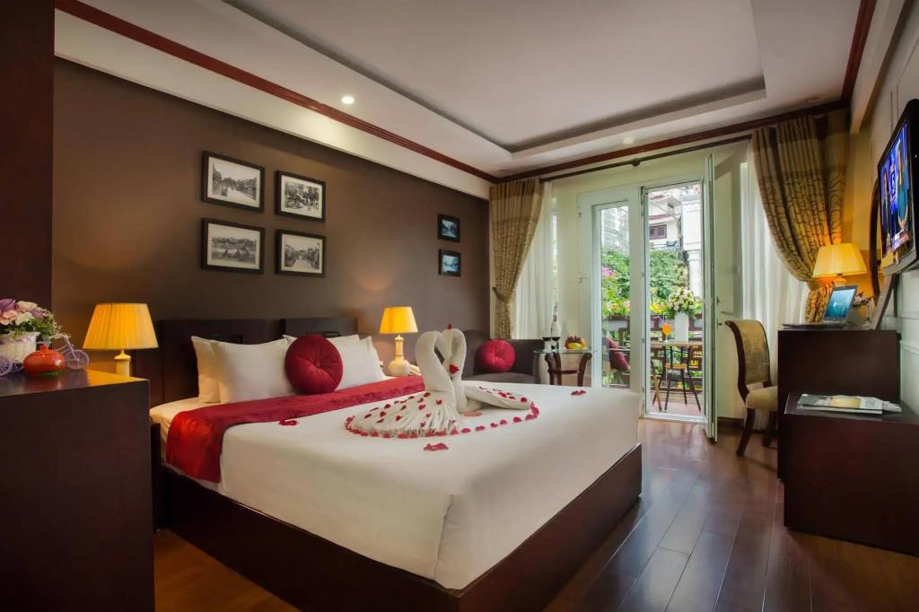 Golden Lotus Legend Hotel 4*