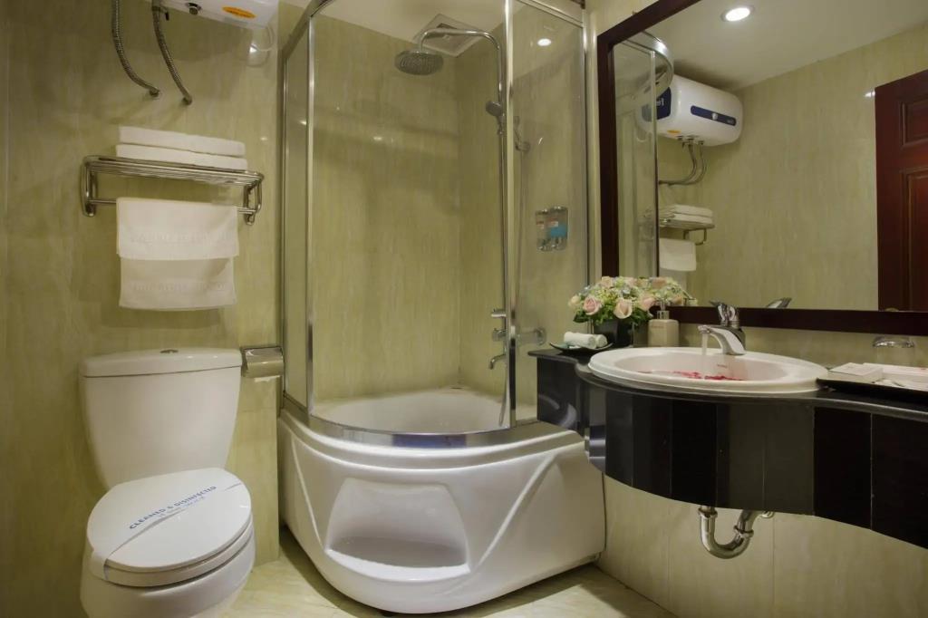 Golden Lotus Legend Hotel 4*