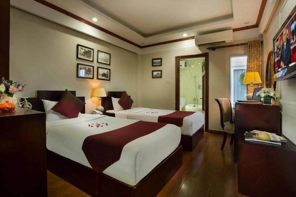 Golden Lotus Legend Hotel 4*