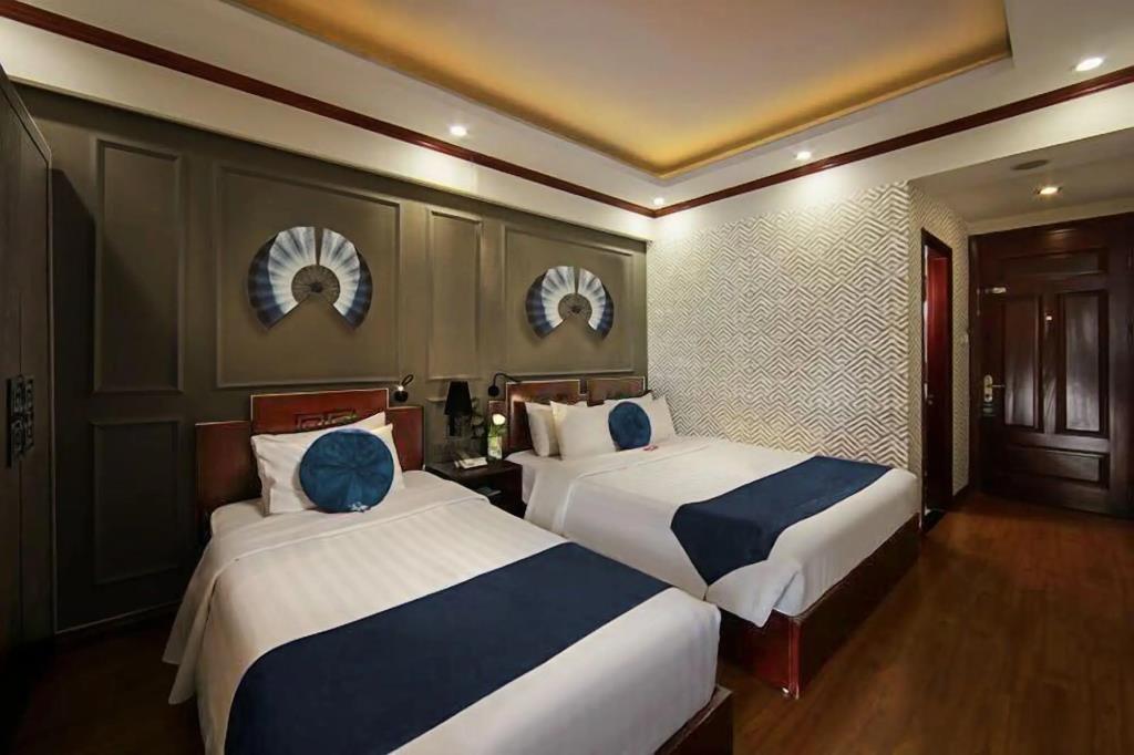 Golden Lotus Legend Hotel 4*