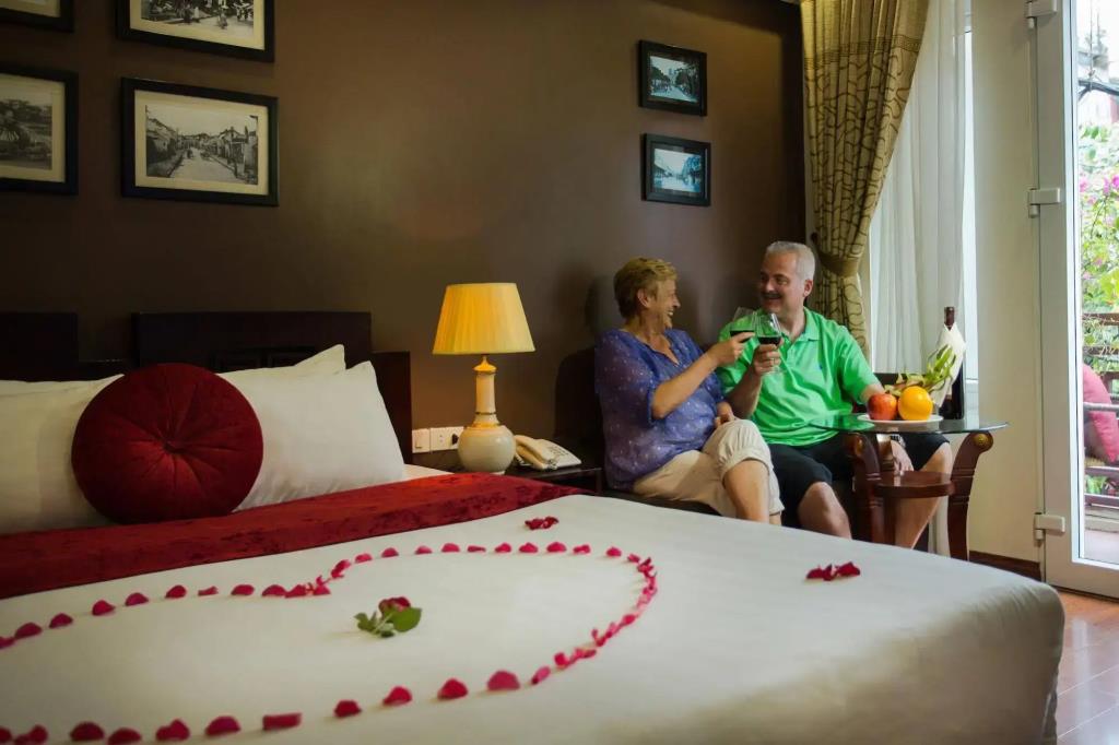 Golden Lotus Legend Hotel 4*