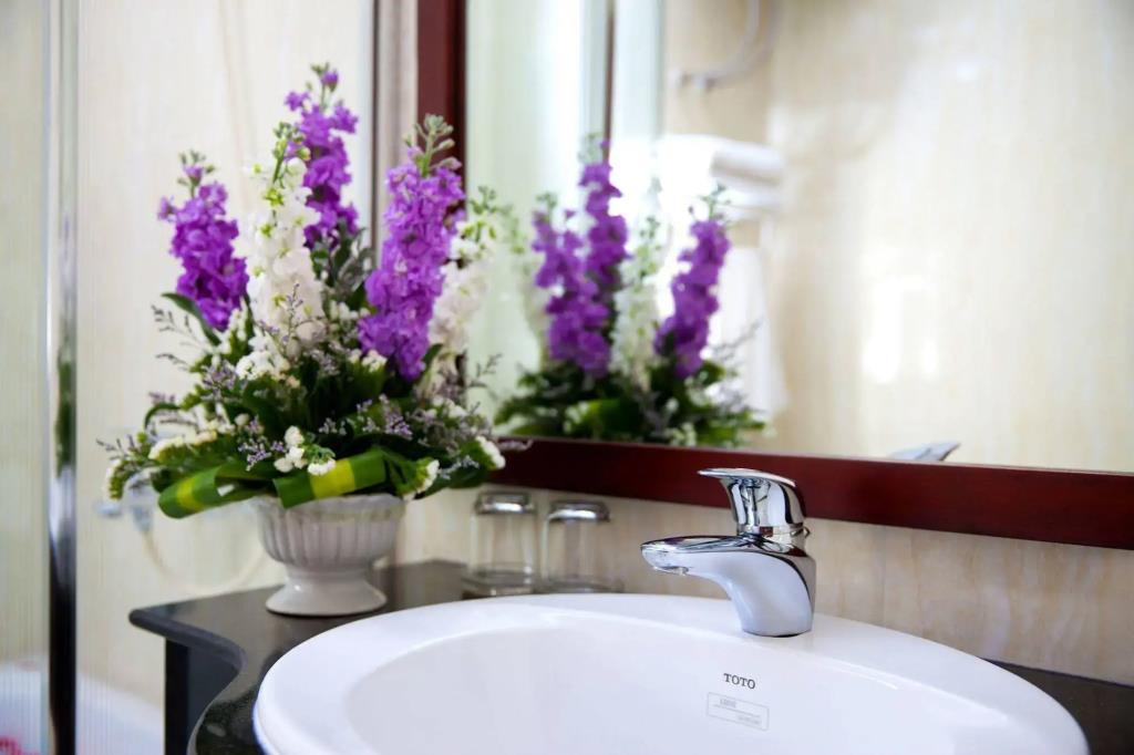 Golden Lotus Legend Hotel 4*