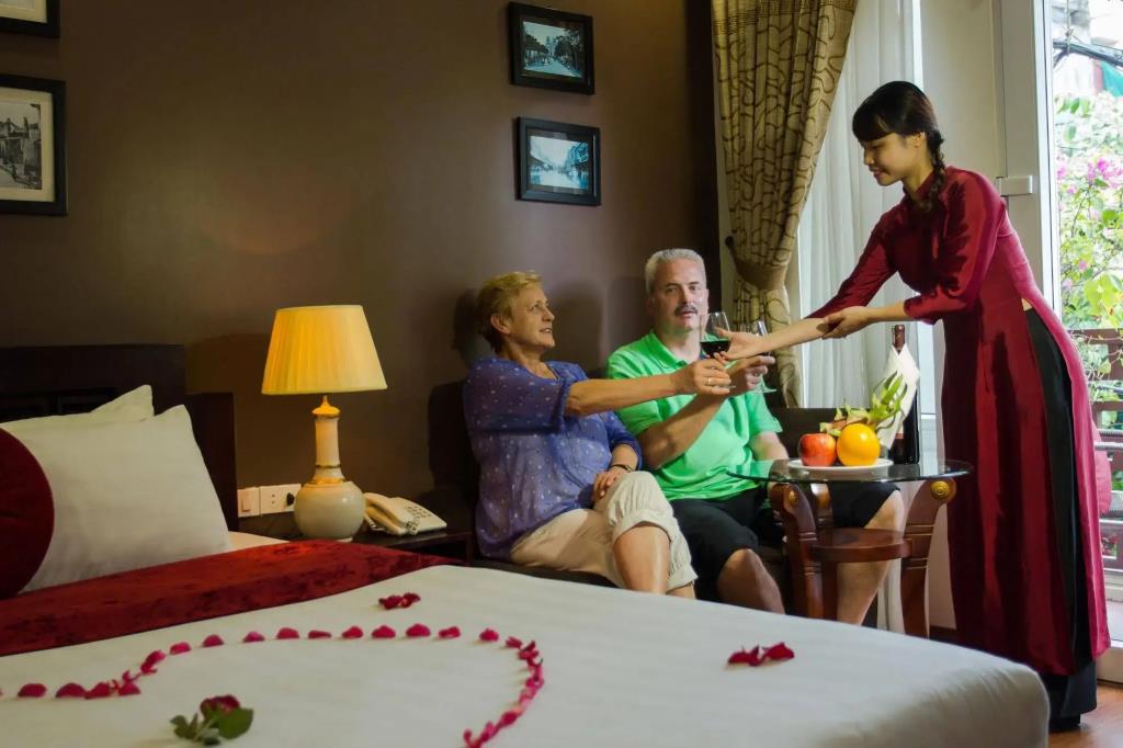 Golden Lotus Legend Hotel 4*