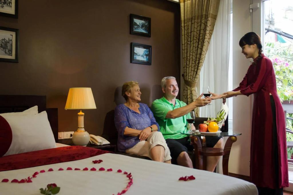 Golden Lotus Legend Hotel 4*