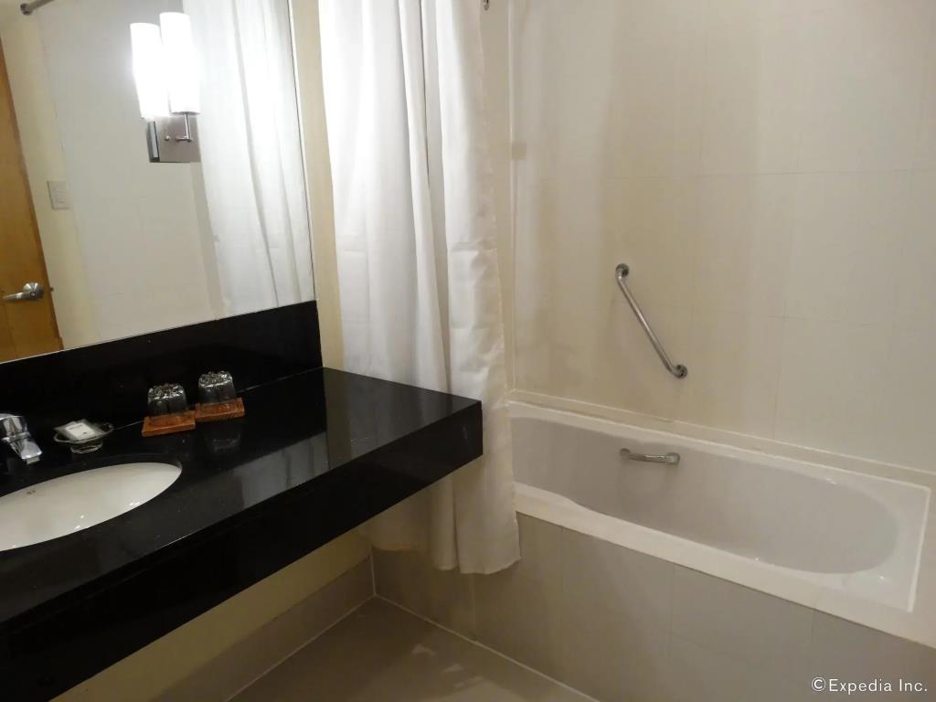 City Garden Suites Manila Hotel 3*