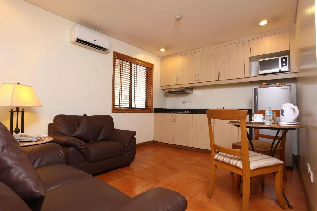 City Garden Suites Manila Hotel 3*