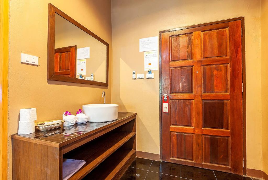 Lanta Klong Nin Beach Resort 3*
