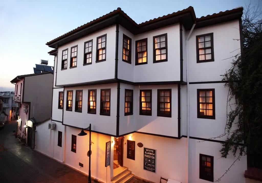 White Garden Hotel 0*