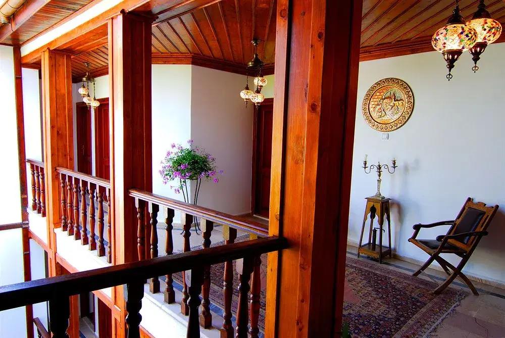 White Garden Hotel 0*